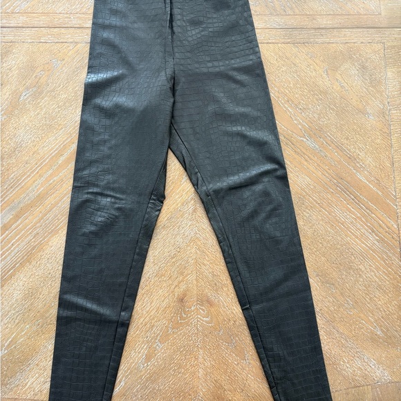 Commando Black alligator Leggings with Pink Logo - Picture 4 of 4